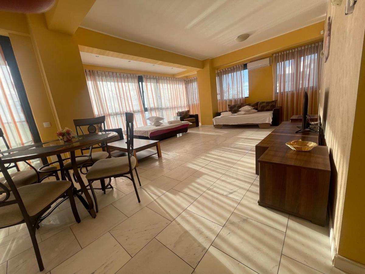 Sophia Lake View Suite Mamaia Exterior foto