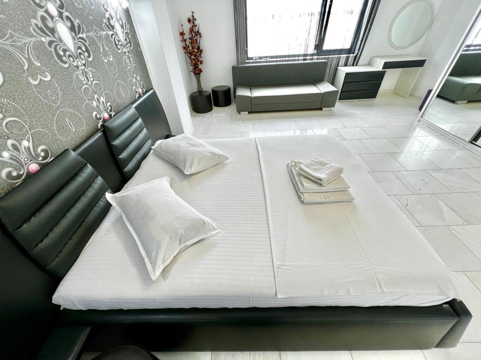 Sophia Lake View Suite Mamaia Exterior foto
