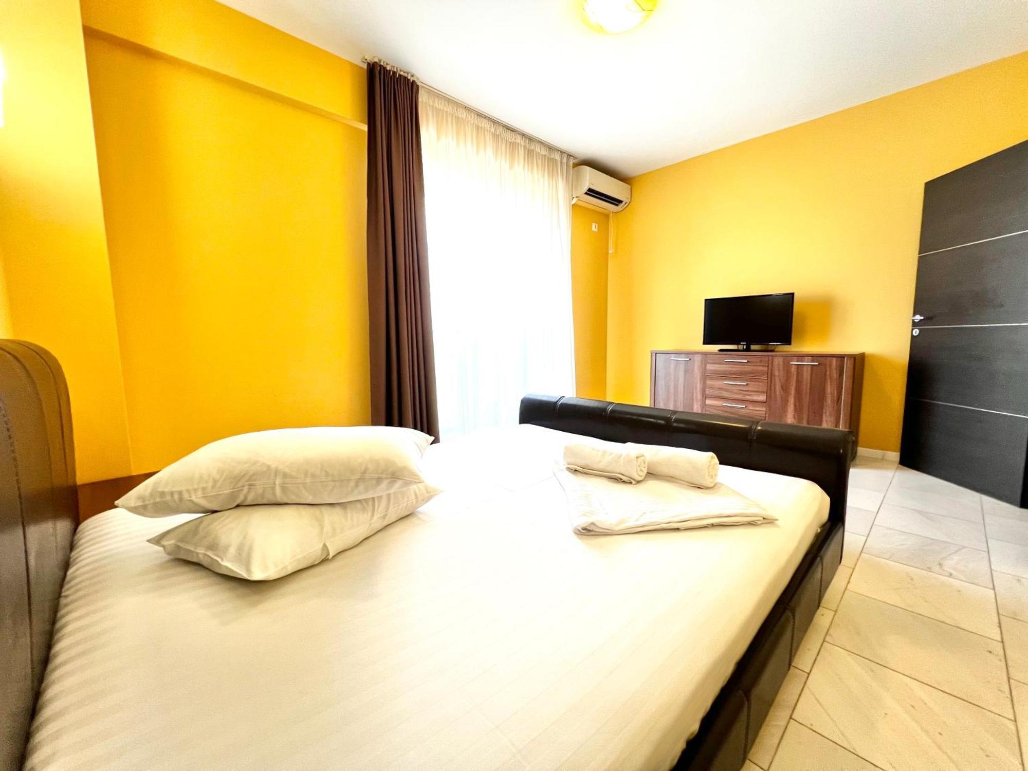 Sophia Lake View Suite Mamaia Exterior foto
